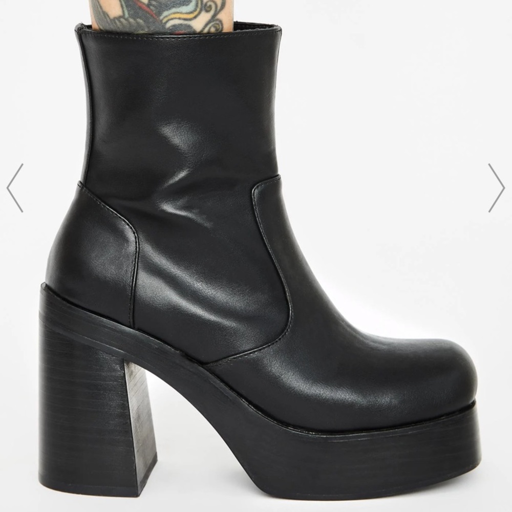 DELIAS Platform Boots NWOT